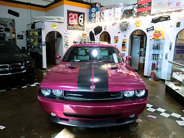 SHOWROOMCARS/storeinside2.JPG