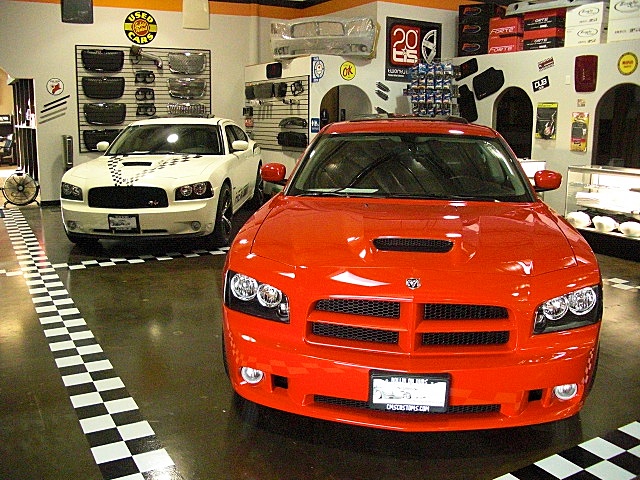 SHOWROOMCARS/v144.JPG
