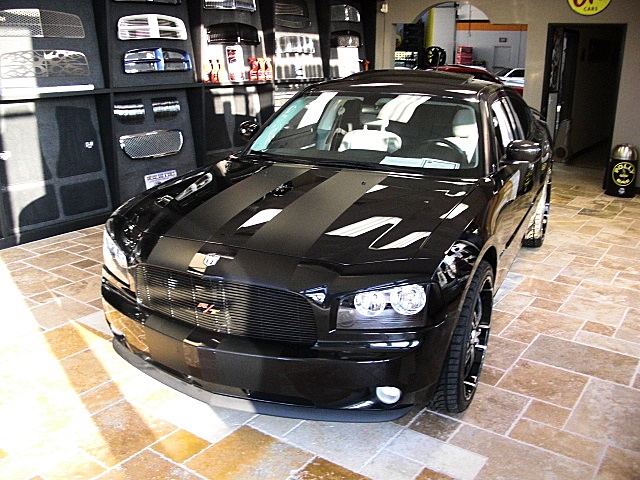 SHOWROOMCARS/v144.JPG