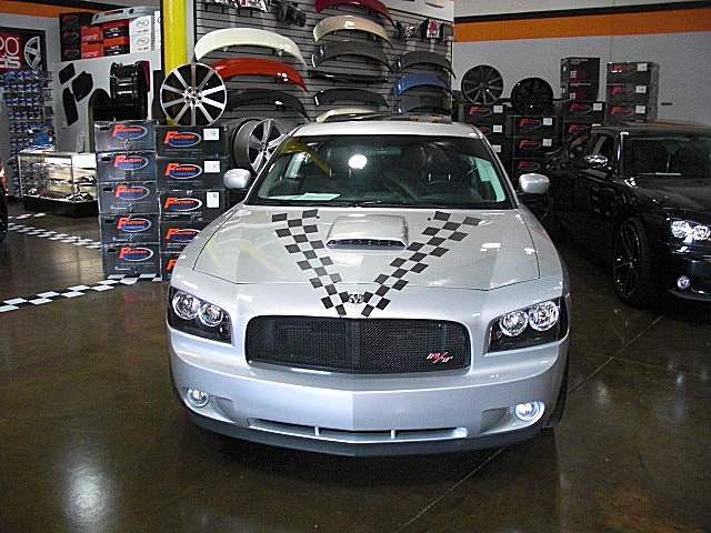 SHOWROOMCARS/v144.JPG