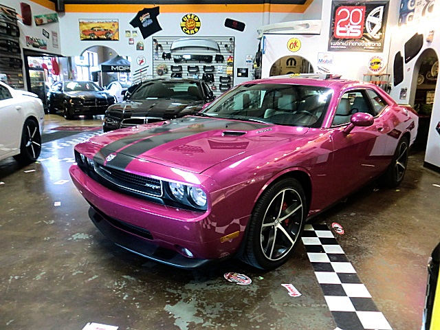 SRT8ChallPurple/27a40.JPG