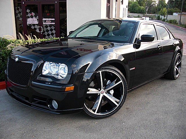 SRT8black300/1b110.JPG