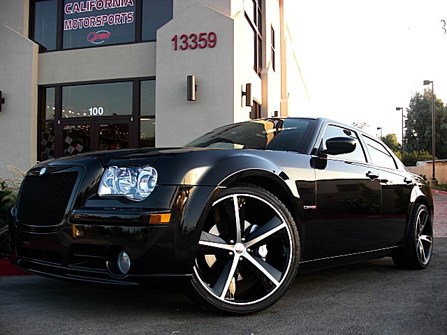 SRT8black300/1b110.JPG