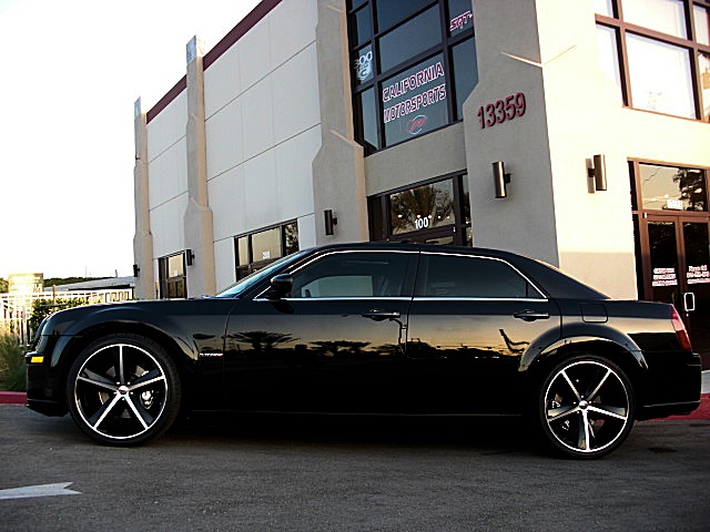 SRT8black300/1b110.JPG