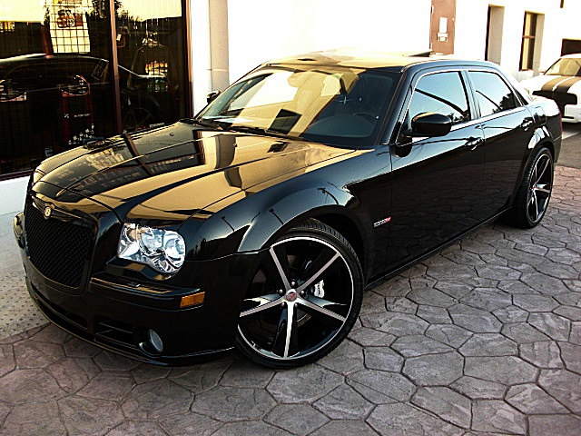 SRT8black300/1b110.JPG