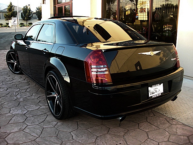 SRT8black300/1b147.JPG