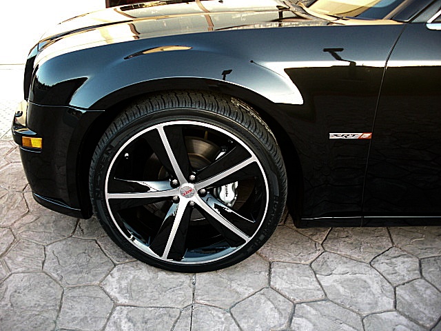 SRT8black300/1b165.JPG