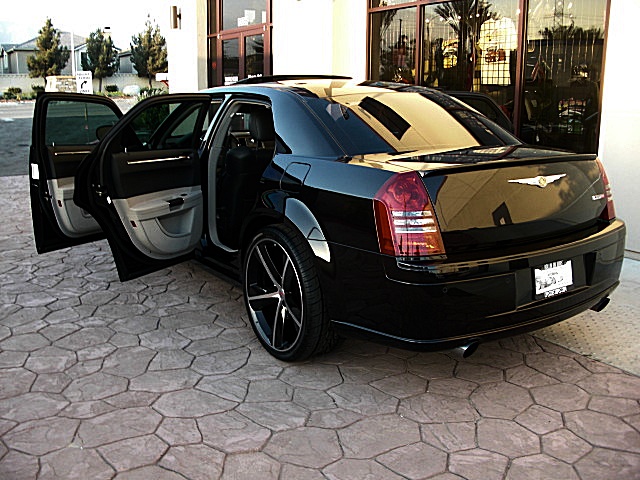 SRT8black300/1b147.JPG