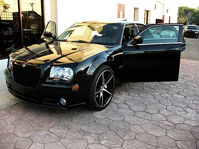 SRT8black300/1b147.JPG