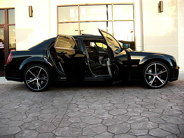 SRT8black300/1b167.JPG
