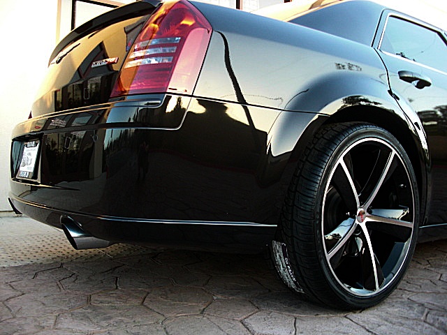 SRT8black300/1b165.JPG