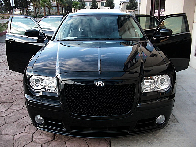 SRT8black300/1b110.JPG