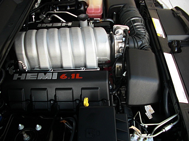 SRT8black300/1b35.JPG