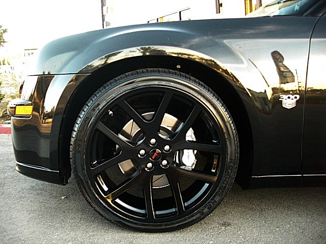 SRT8black300/1x13.JPG