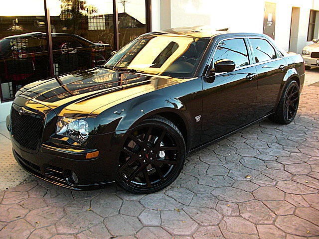SRT8black300/1x13.JPG