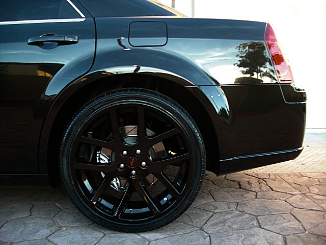 SRT8black300/1x42.JPG