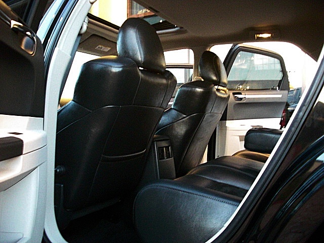 SRT8black300/1x42.JPG