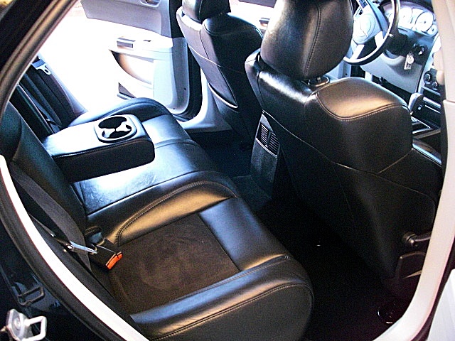 SRT8black300/1x42.JPG