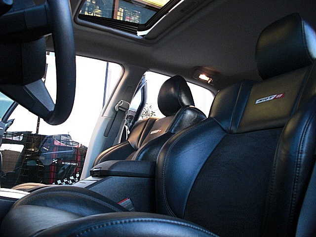 SRT8black300/1x42.JPG