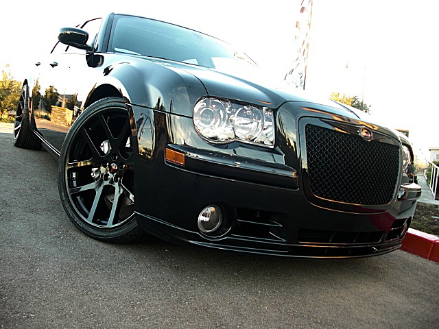 SRT8black300/1x42.JPG