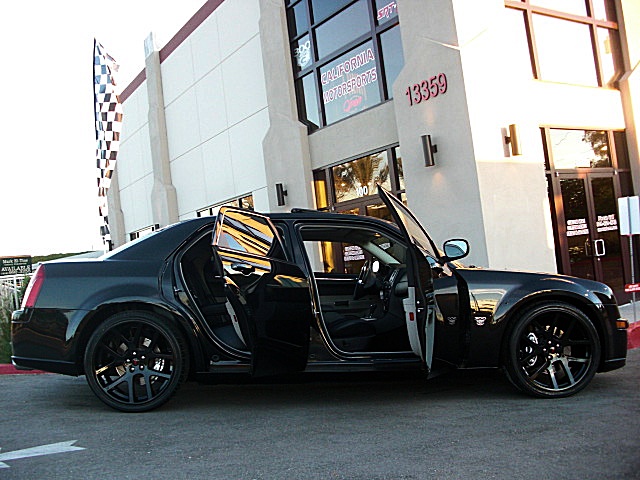 SRT8black300/1x42.JPG