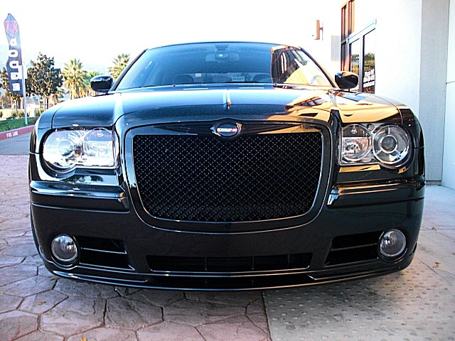SRT8black300/1x42.JPG