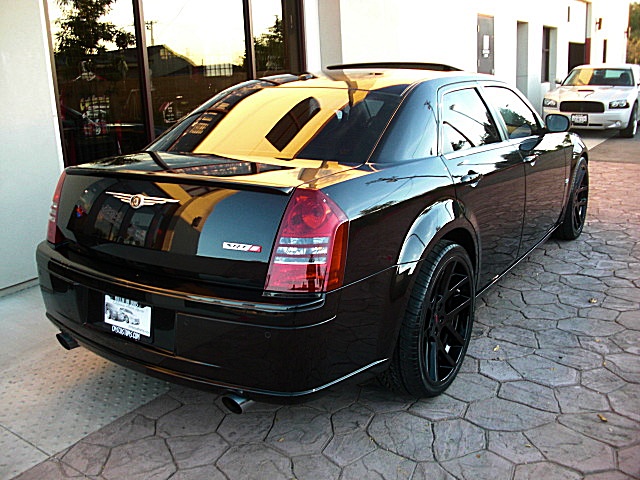 SRT8black300/1x57.JPG