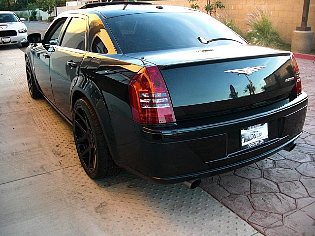 SRT8black300/1x57.JPG