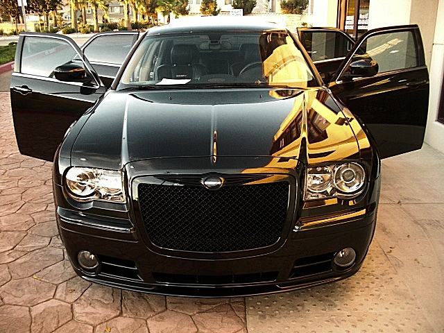 SRT8black300/1x57.JPG