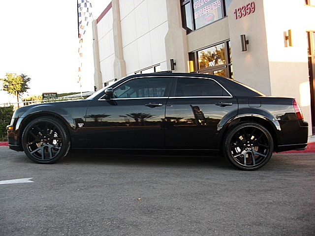 SRT8black300/1x13.JPG