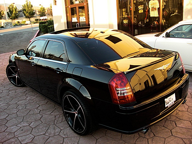 SRT8black300/2a8a.JPG