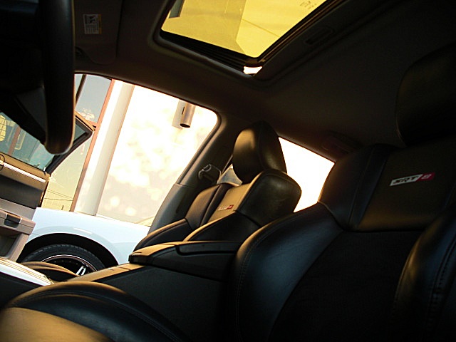 SRT8black300/2a16.JPG