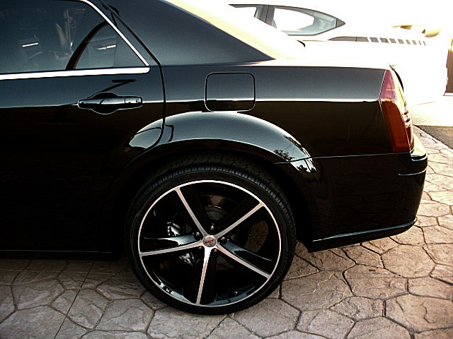 SRT8black300/2a36.JPG