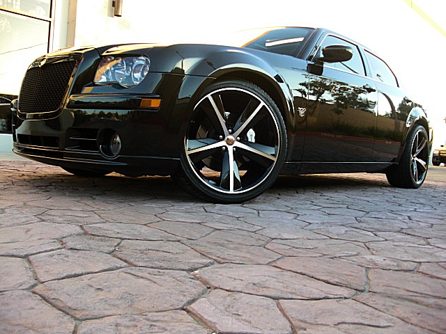SRT8black300/2a8a.JPG