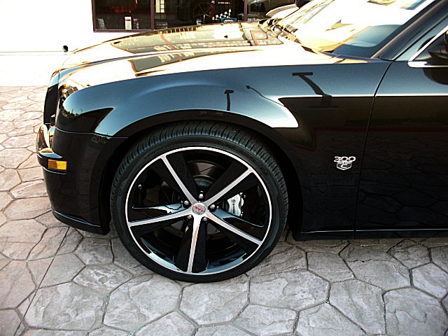 SRT8black300/2a36.JPG