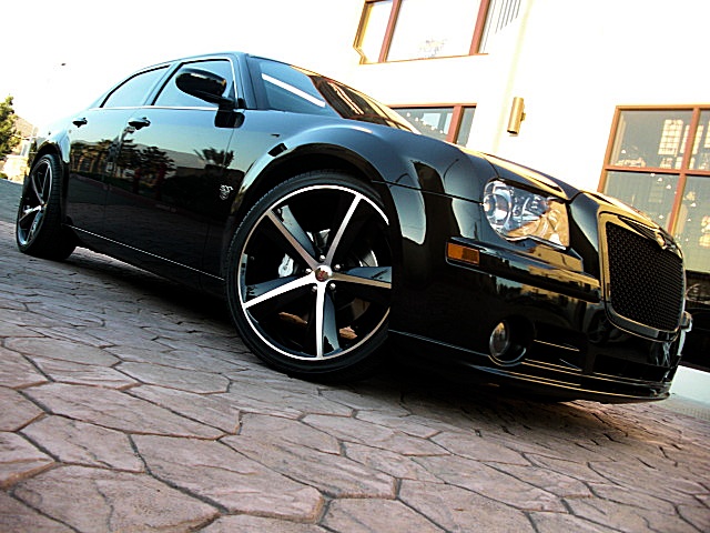 SRT8black300/2a8a.JPG