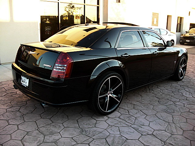 SRT8black300/2a8a.JPG
