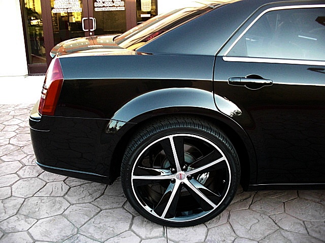 SRT8black300/2a36.JPG
