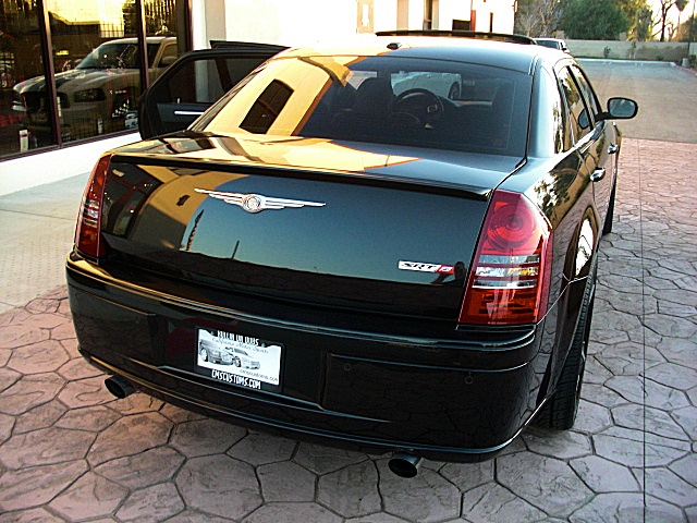 SRT8black300/2a8a.JPG