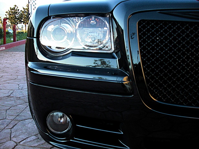 SRT8black300/2a36.JPG