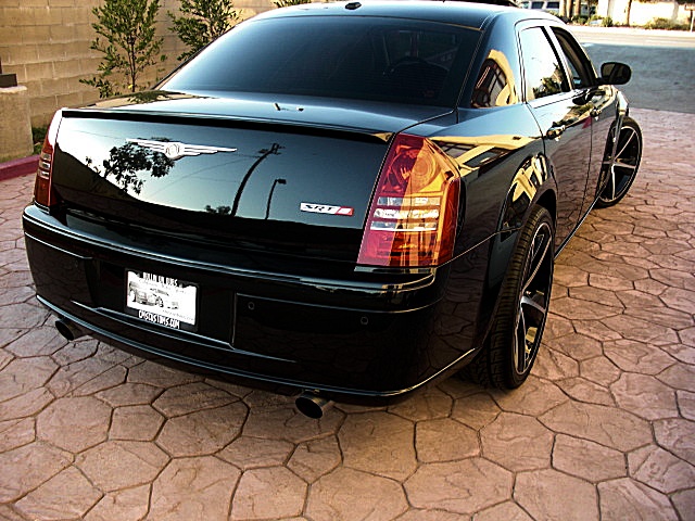 SRT8black300/2a8a.JPG