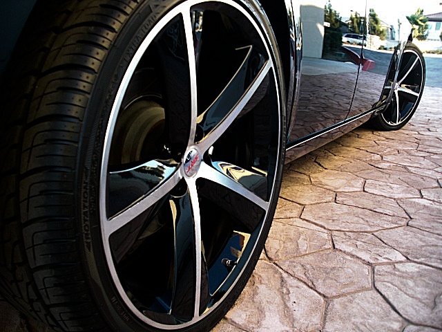 SRT8black300/2a36.JPG