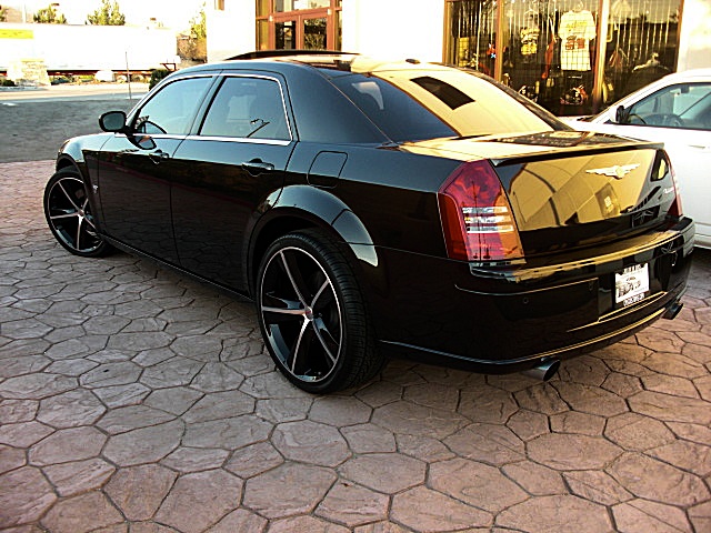 SRT8black300/2a8a.JPG