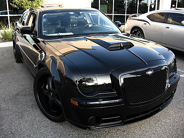 SRT8black300/a5.JPG