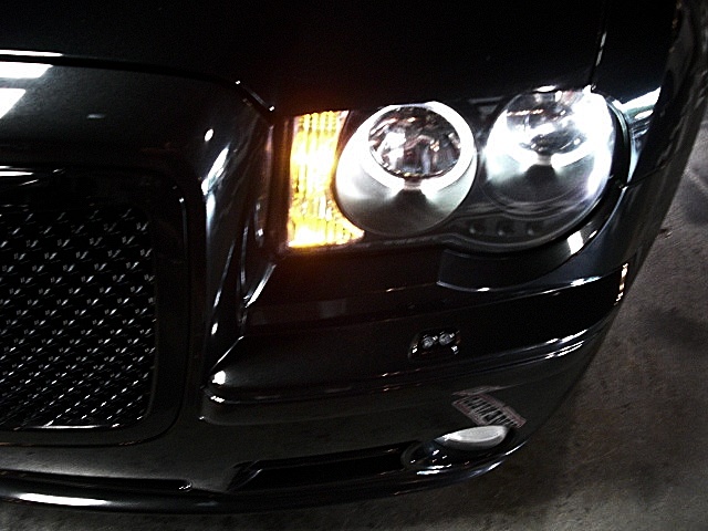 SRT8black300/d103.JPG