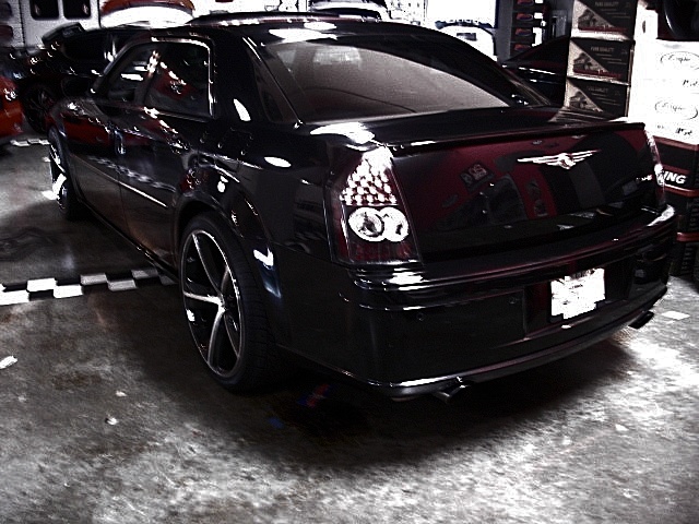 SRT8black300/d108.JPG