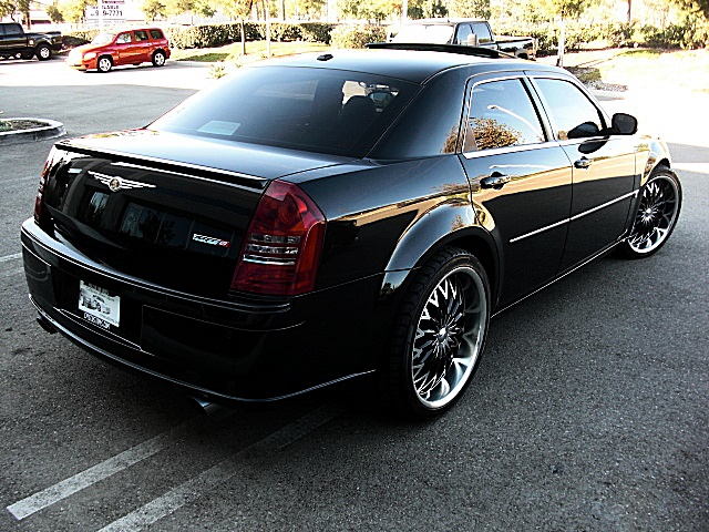 SRT8black300/new077.JPG
