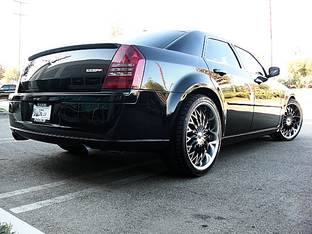 SRT8black300/new077.JPG
