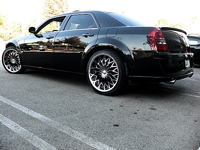 SRT8black300/new077.JPG