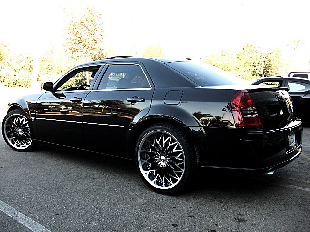 SRT8black300/new077.JPG